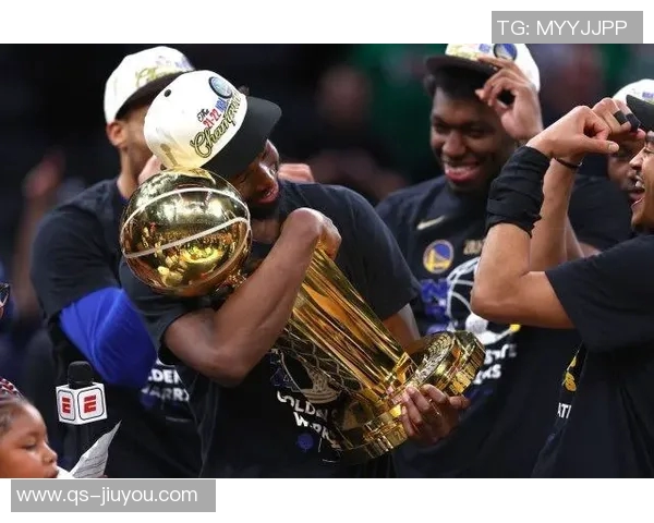 维金斯盛赞鲍威尔为今夏最佳引援称其为顶尖领袖展现非凡实力 维金斯盛赞鲍威尔为今夏最佳引援称其为顶尖领袖展现非凡实力