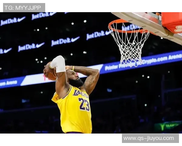 詹姆斯专注提升接球投篮能力预计无球打法将迎来生涯新高峰 詹姆斯专注提升接球投篮能力预计无球打法将迎来生涯新高峰