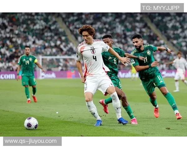 板仓滉坚定追求零封目标全力以赴展现防守球员的职业精神 板仓滉坚定追求零封目标全力以赴展现防守球员的职业精神