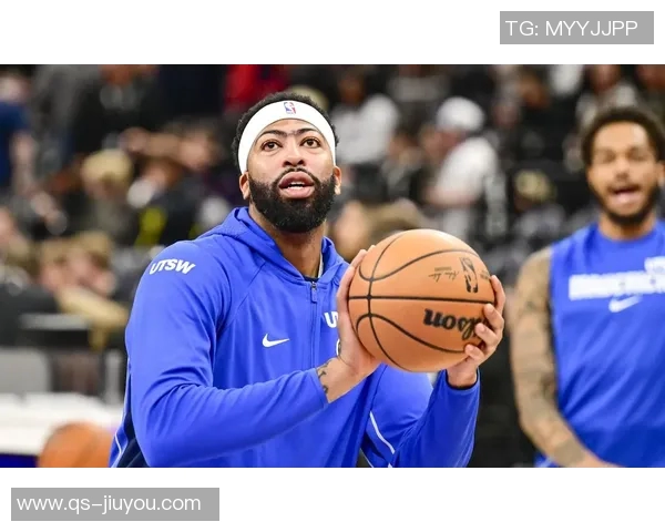 独行侠首发阵容稳定弗拉格继续控卫搭档克莱华盛顿浓眉与莱夫利