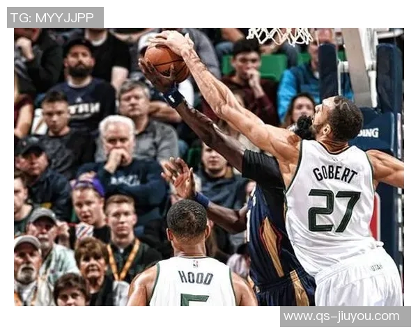 戈贝尔半场表现抢眼7投6中斩获12分7篮板1盖帽多次快攻扣篮展现实力