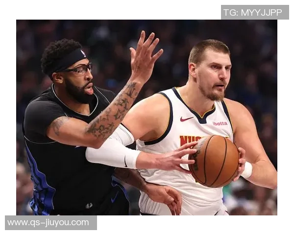 卡梅隆约翰逊膝伤严重痛苦倒地提前退场球迷心疼不已